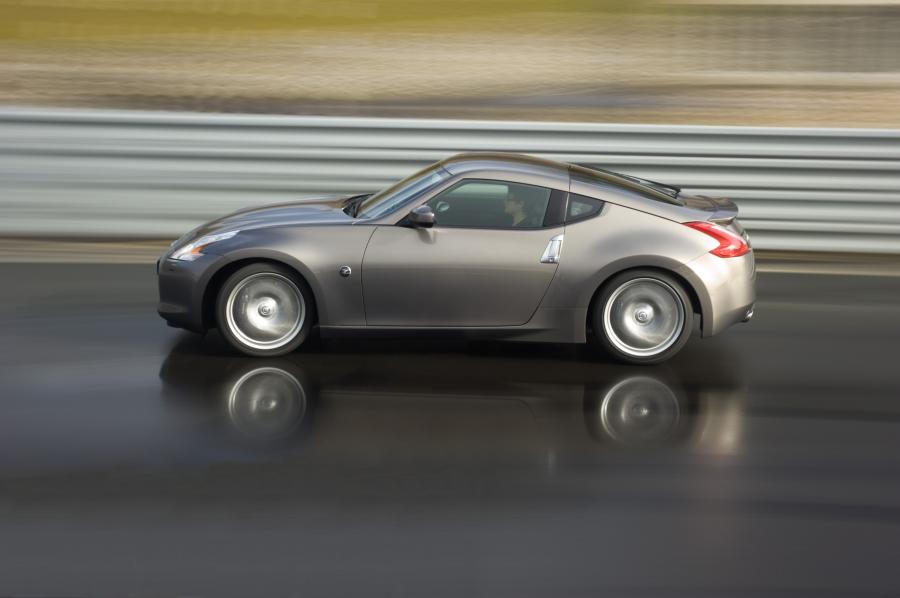  Nissan 370Z 2009 года  (фото 30 из 192)